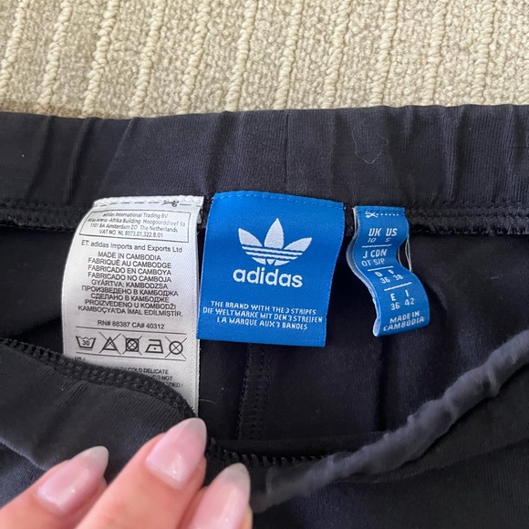 Matching set - cropped fitted top & leggings - adidas logo & strips size small - Picture 5 of 5